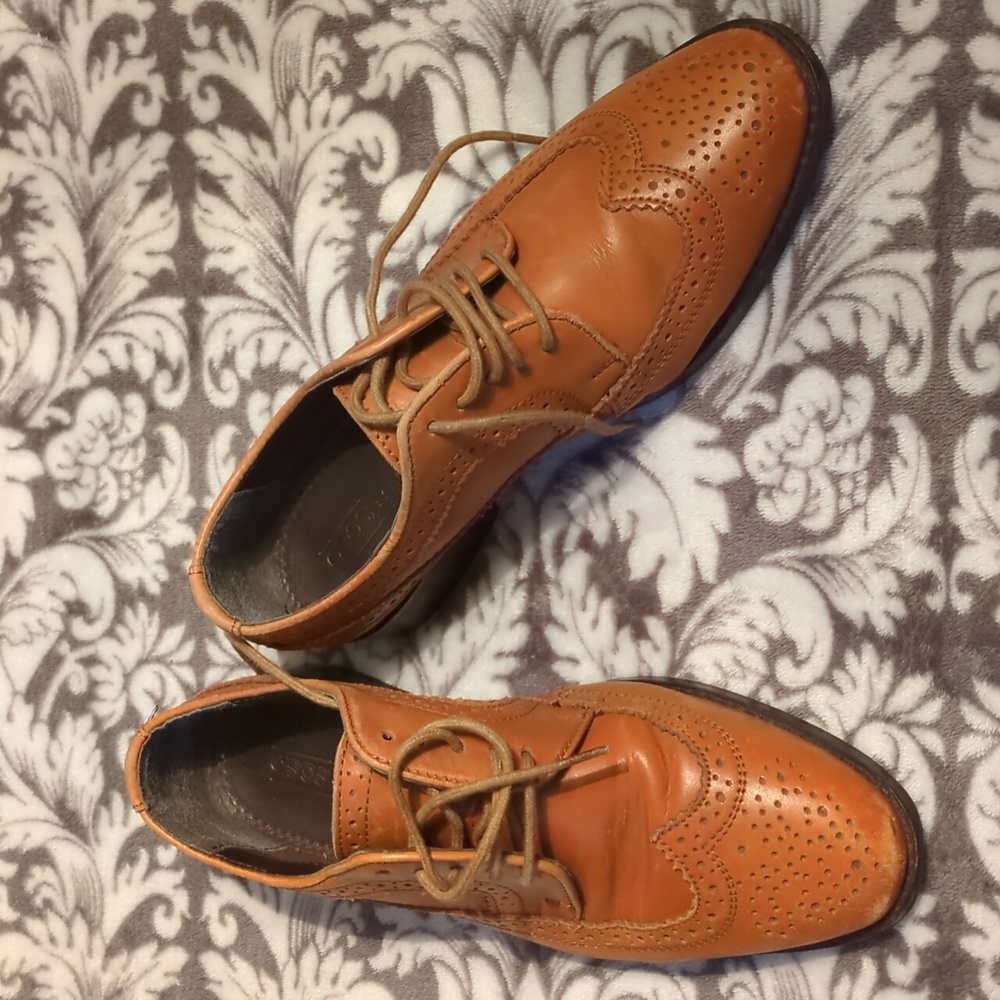 ASOS Tan wingtip shoes